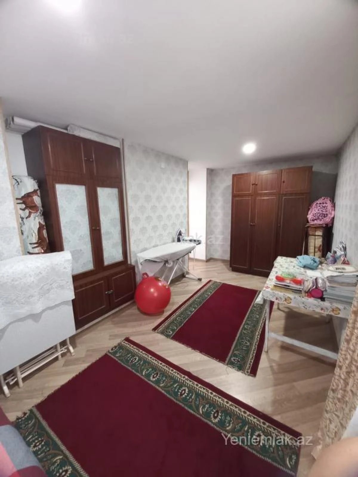 Satılır 4 otaqlı köhnə tikili 120 m²