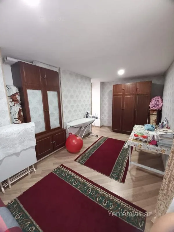Satılır 4 otaqlı köhnə tikili 120 m²