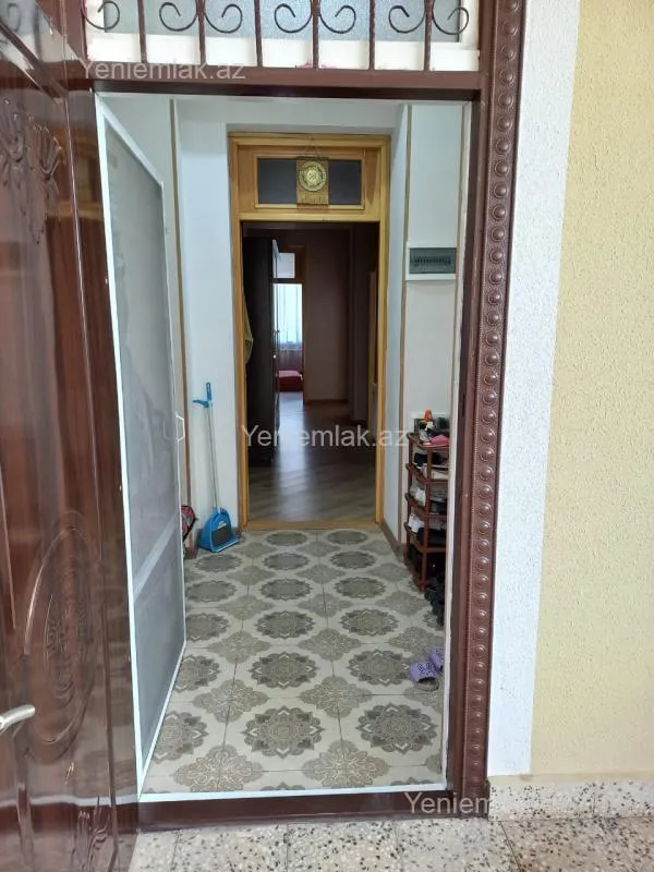 Satılır 4 otaqlı köhnə tikili 120 m²