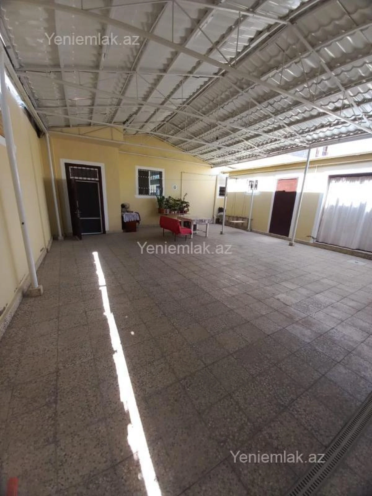 Satılır 4 otaqlı köhnə tikili 120 m²