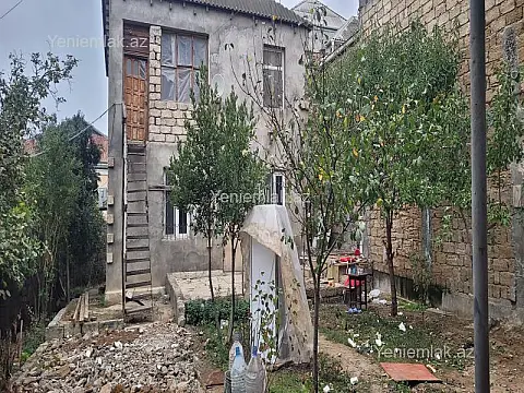 Satılır 5 otaqlı həyət evi 180 m²