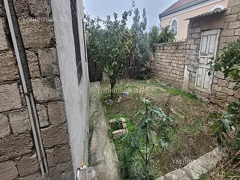 Satılır 5 otaqlı həyət evi 180 m²
