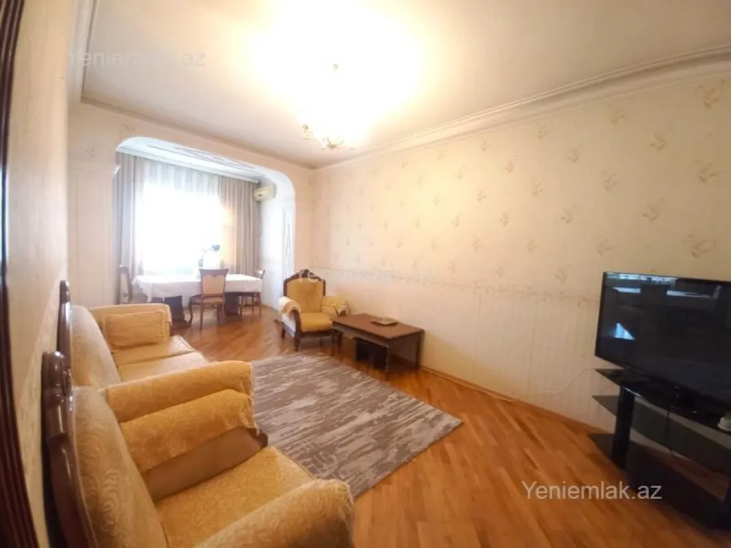 Satılır 3 otaqlı köhnə tikili 80 m²