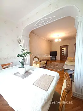 Satılır 3 otaqlı köhnə tikili 80 m²