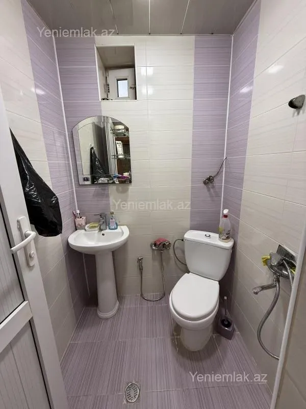 Satılır 5 otaqlı həyət evi 200 m²