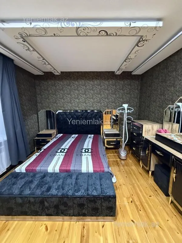 Satılır 5 otaqlı həyət evi 200 m²