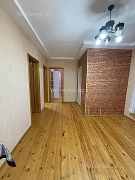 Satılır 5 otaqlı həyət evi 200 m²