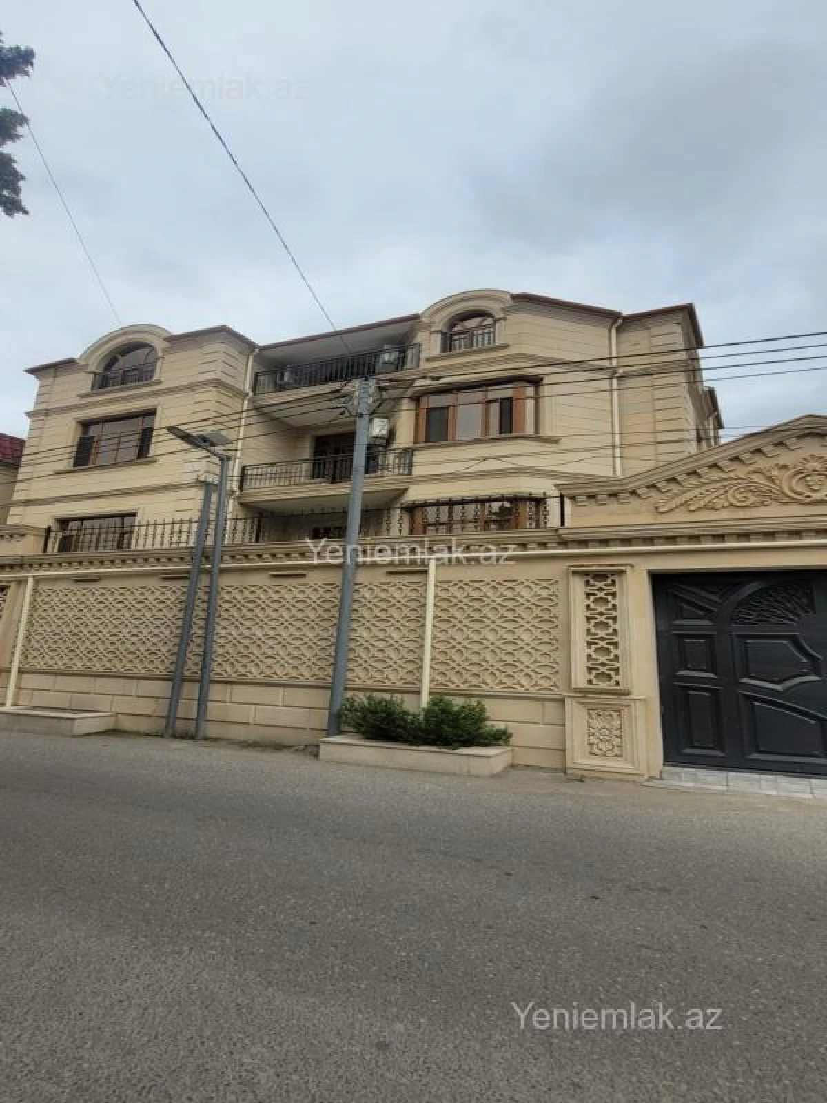 Satılır 7 otaqlı həyət evi 700 m²