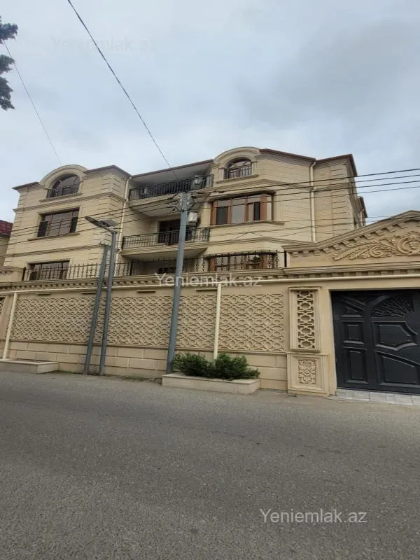 Satılır 7 otaqlı həyət evi 700 m²