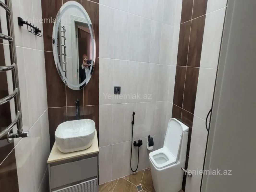 Satılır 7 otaqlı həyət evi 700 m²