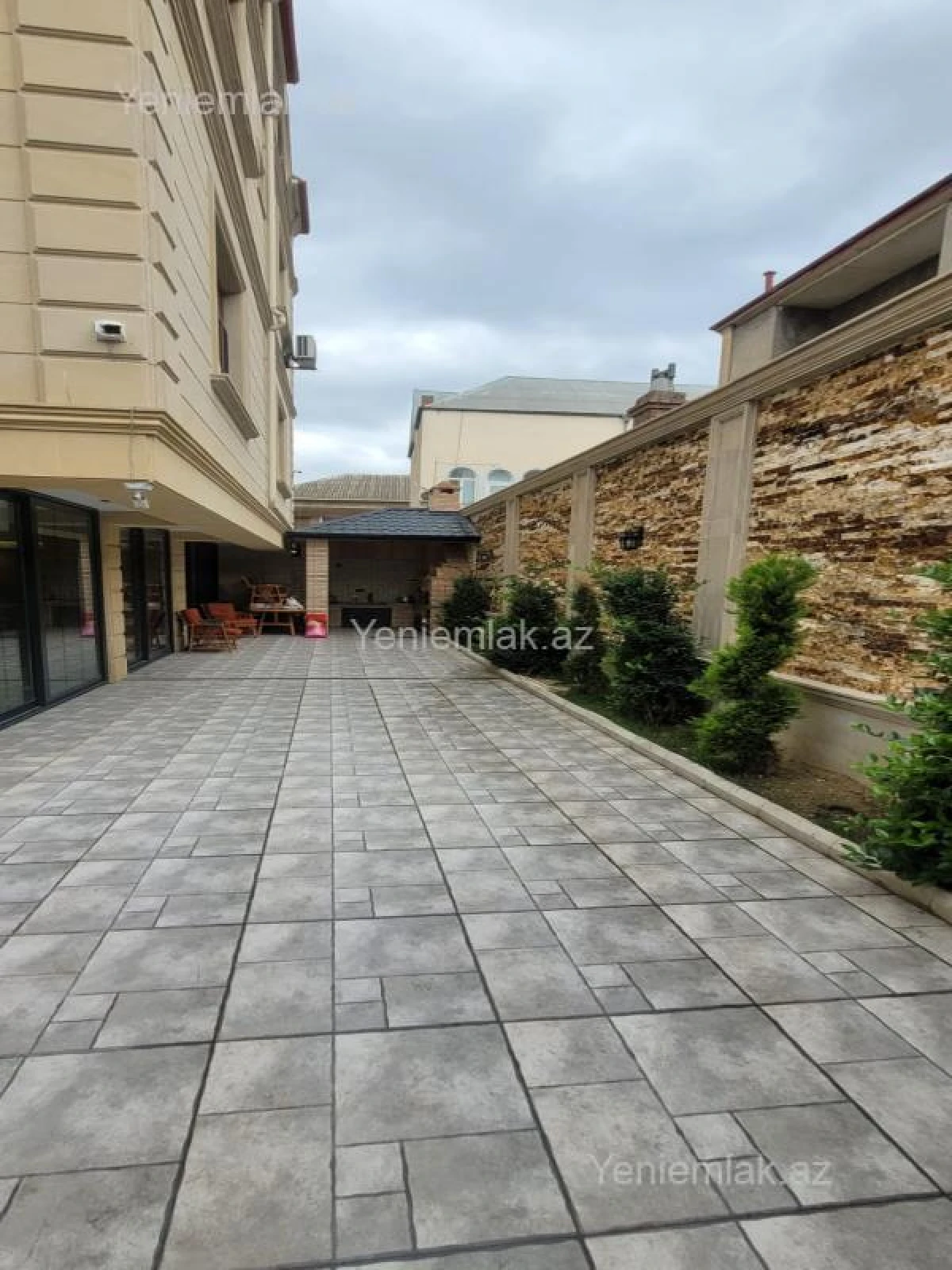 Satılır 7 otaqlı həyət evi 700 m²