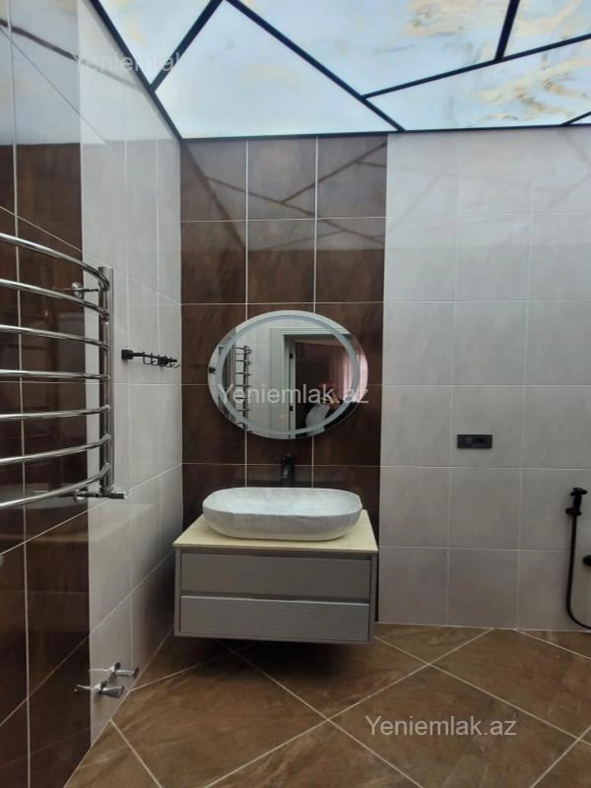 Satılır 7 otaqlı həyət evi 700 m²