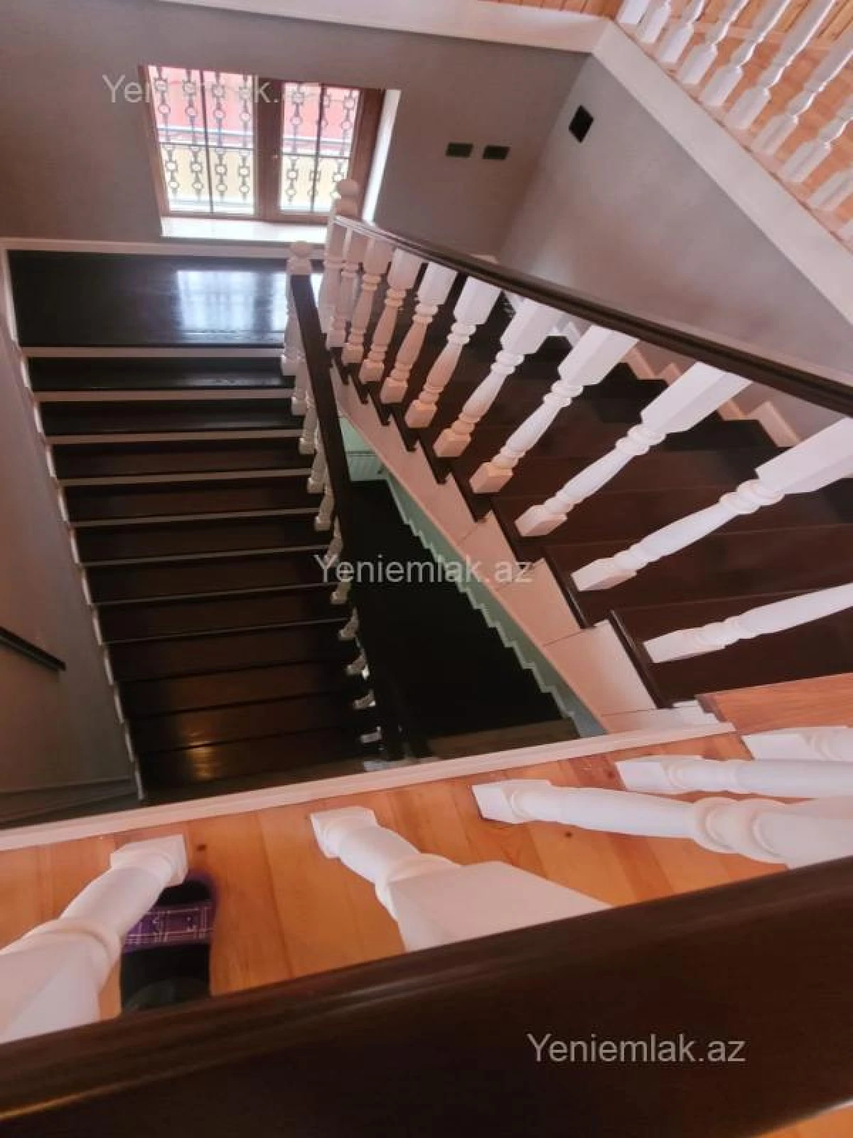 Satılır 7 otaqlı həyət evi 700 m²