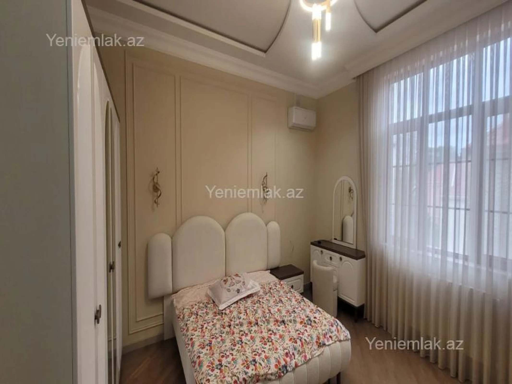 Satılır 7 otaqlı həyət evi 700 m²