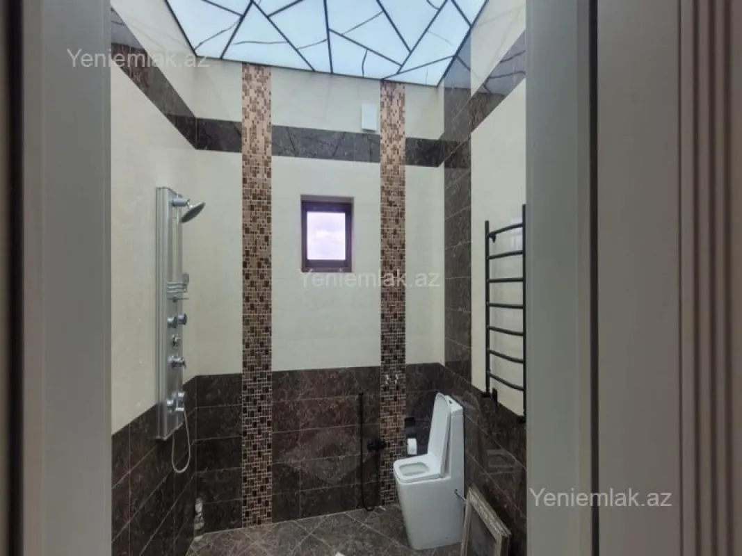 Satılır 7 otaqlı həyət evi 700 m²