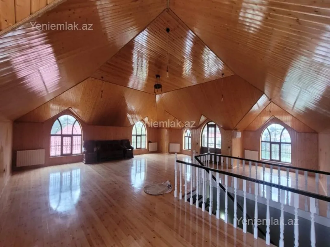 Satılır 7 otaqlı həyət evi 700 m²