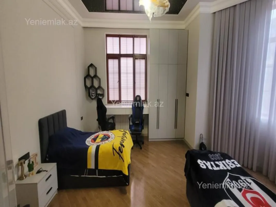 Satılır 7 otaqlı həyət evi 700 m²
