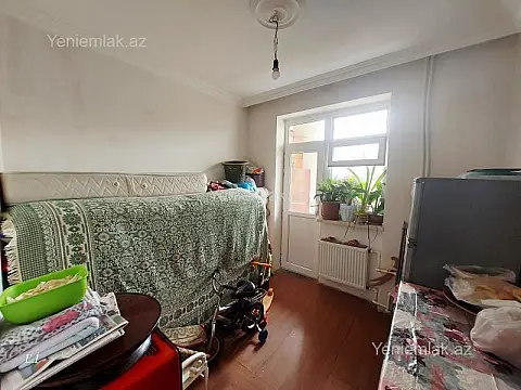 Satılır 5 otaqlı köhnə tikili 105 m²