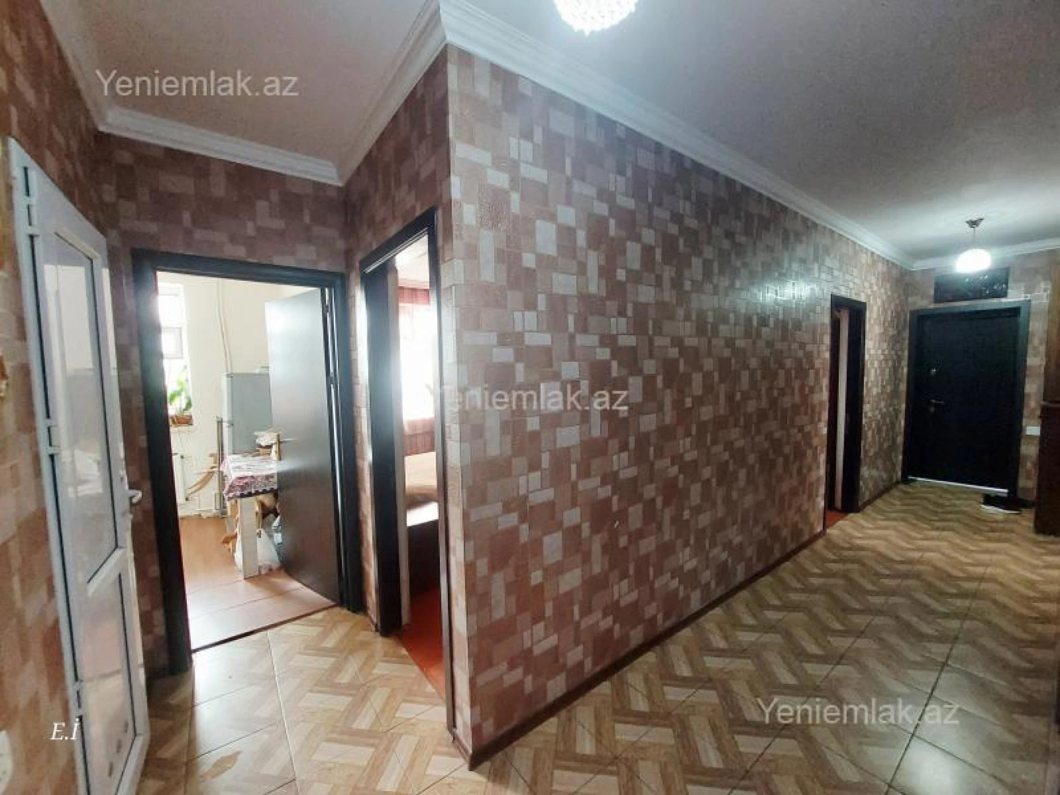 Satılır 5 otaqlı köhnə tikili 105 m²