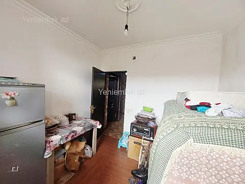 Satılır 5 otaqlı köhnə tikili 105 m²