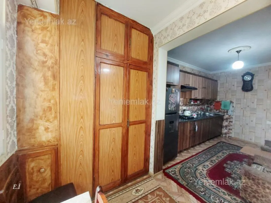 Satılır 5 otaqlı köhnə tikili 105 m²