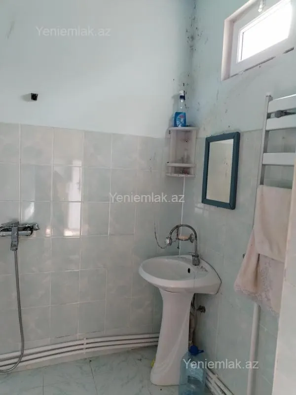 Satılır 2 otaqlı həyət evi 65 m²