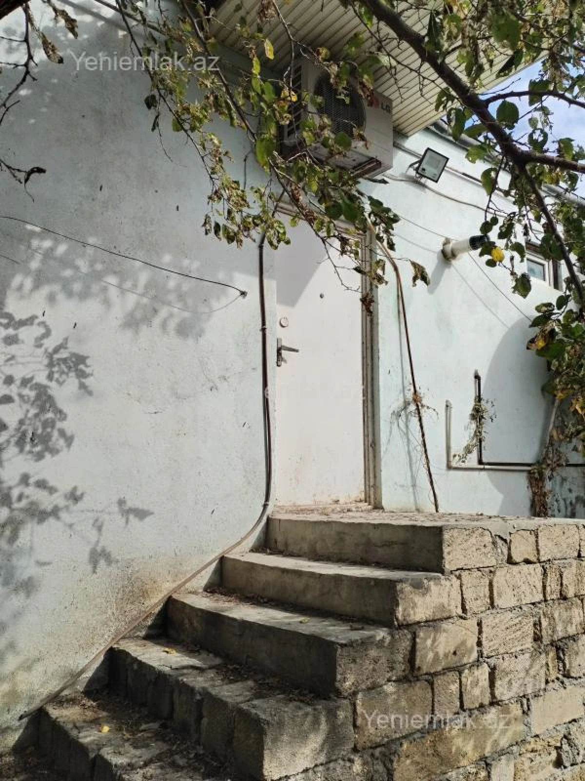 Satılır 2 otaqlı həyət evi 65 m²