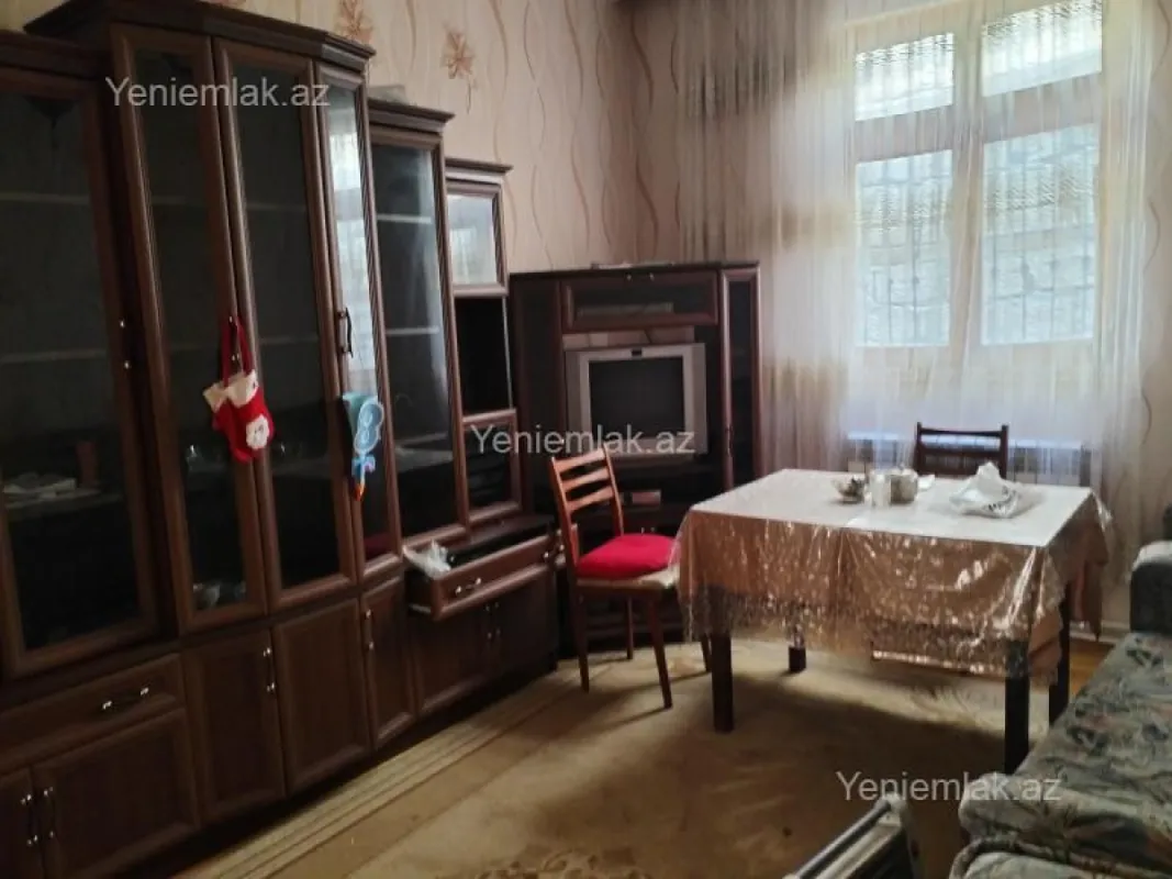 Satılır 2 otaqlı həyət evi 65 m²