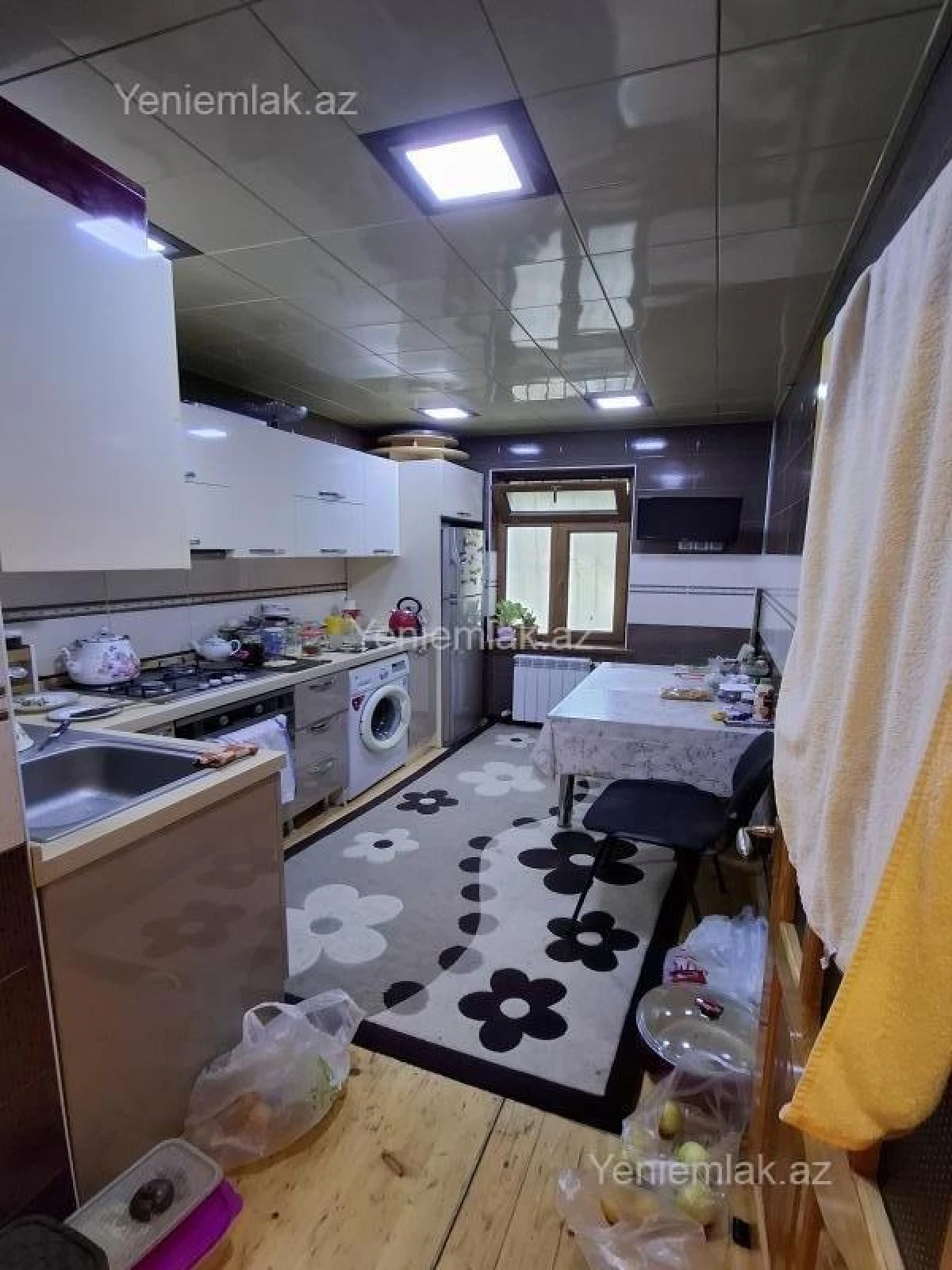 Satılır 4 otaqlı köhnə tikili 90 m²