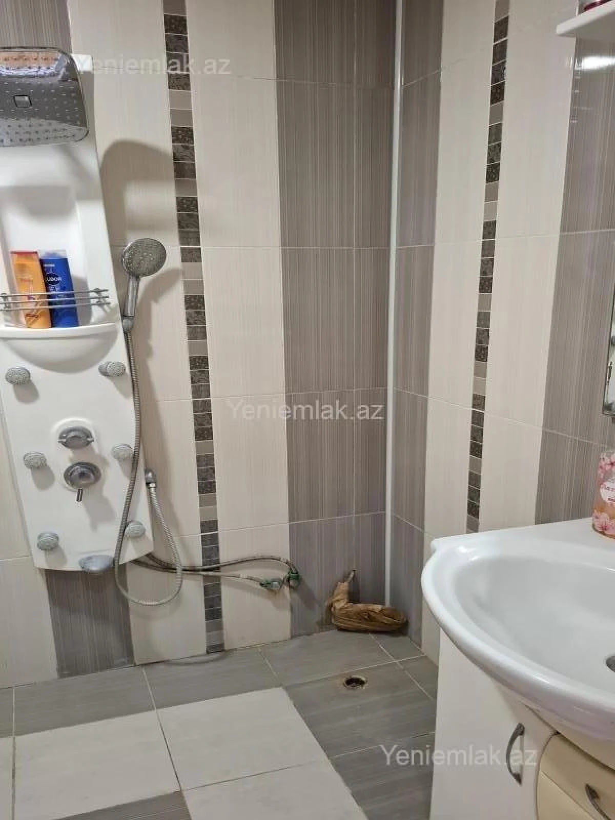 Satılır 4 otaqlı köhnə tikili 90 m²