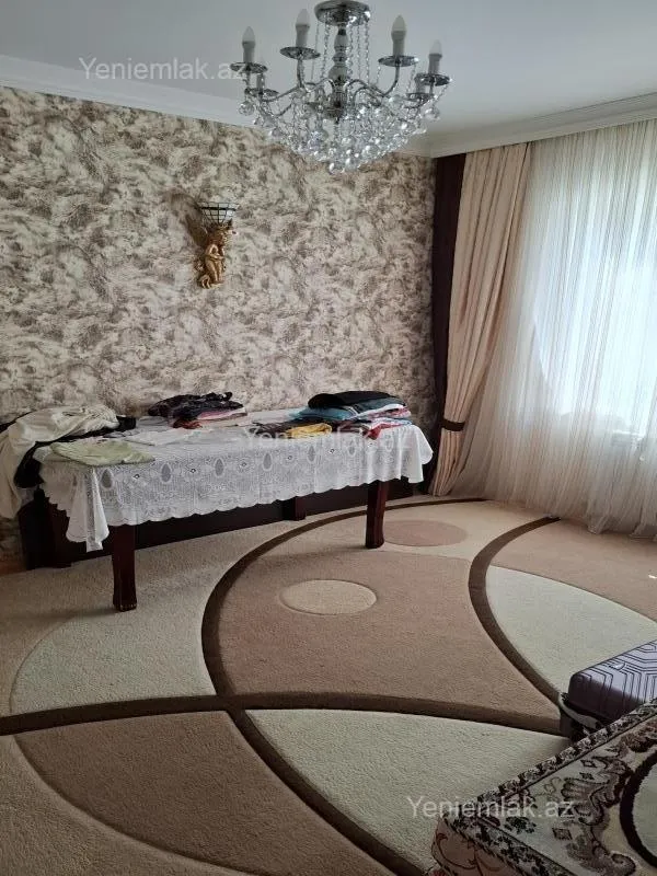 Satılır 4 otaqlı köhnə tikili 90 m²