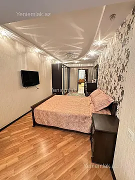 Satılır 4 otaqlı köhnə tikili 120 m²