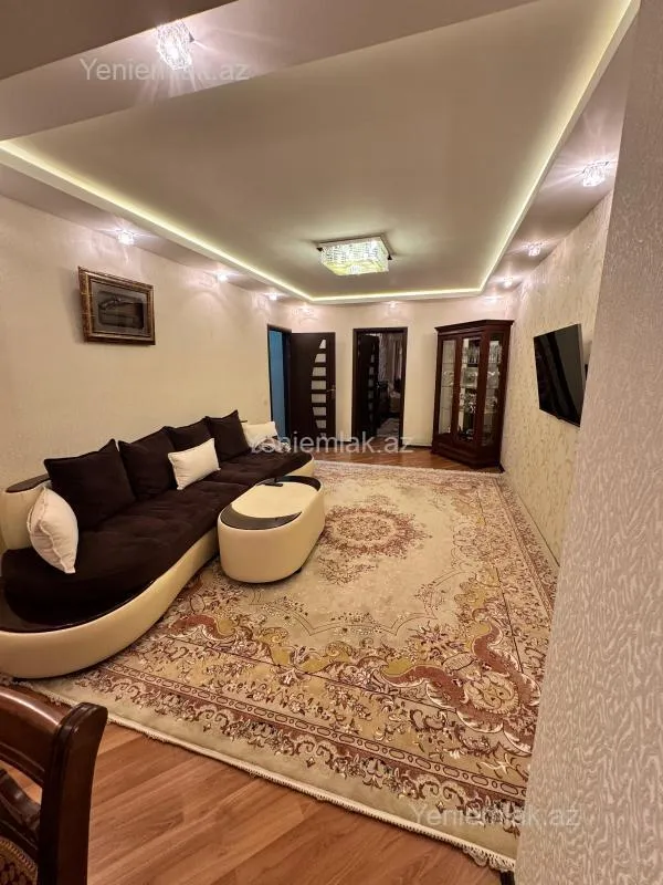 Satılır 4 otaqlı köhnə tikili 120 m²