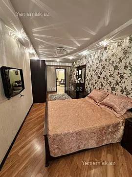 Satılır 4 otaqlı köhnə tikili 120 m²