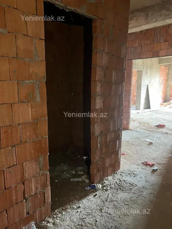 Satılır 3 otaqlı köhnə tikili 158 m²