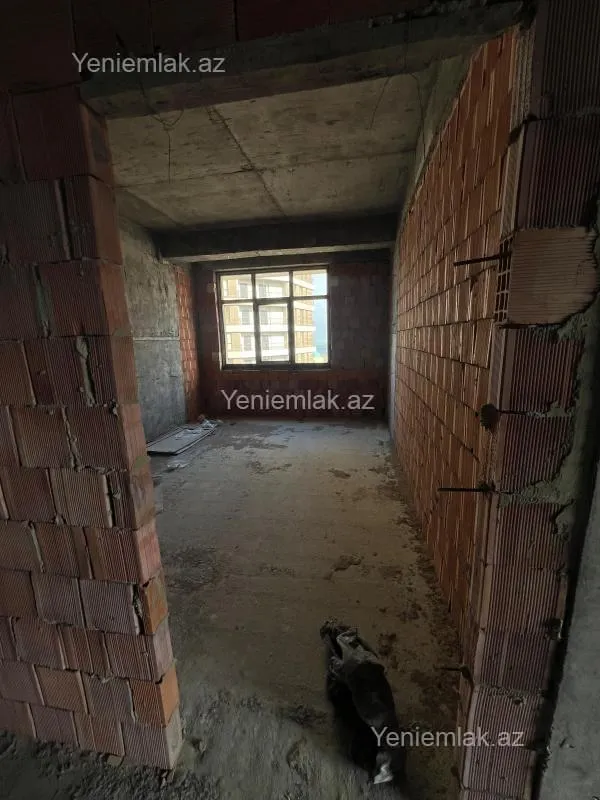 Satılır 3 otaqlı köhnə tikili 158 m²