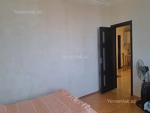 Satılır 4 otaqlı həyət evi 240 m²