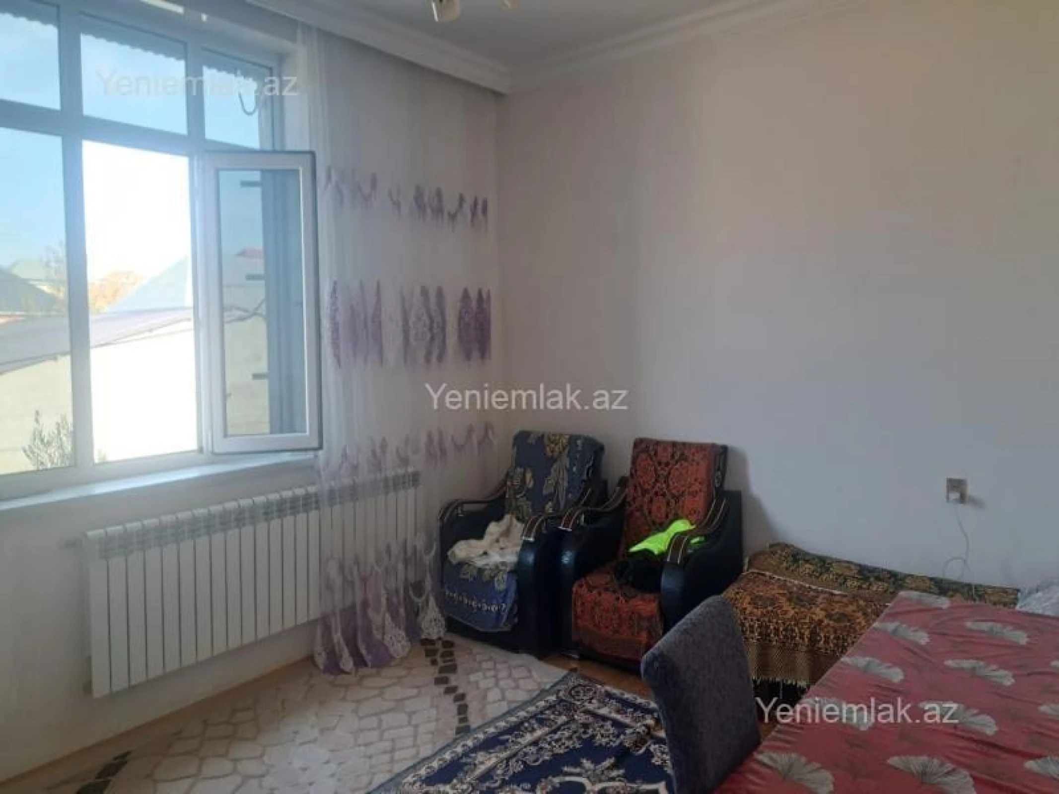 Satılır 4 otaqlı həyət evi 240 m²