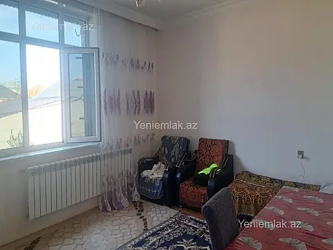 Satılır 4 otaqlı həyət evi 240 m²