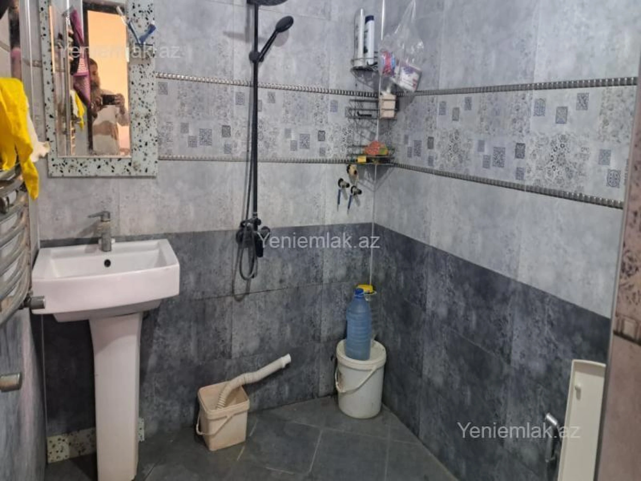 Satılır 4 otaqlı həyət evi 240 m²