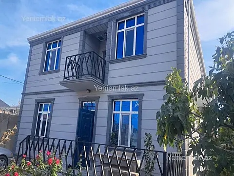 Satılır 4 otaqlı həyət evi 240 m²