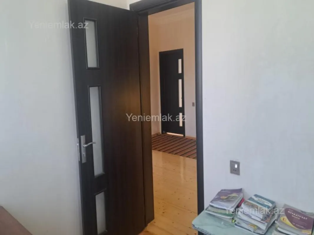 Satılır 4 otaqlı həyət evi 240 m²