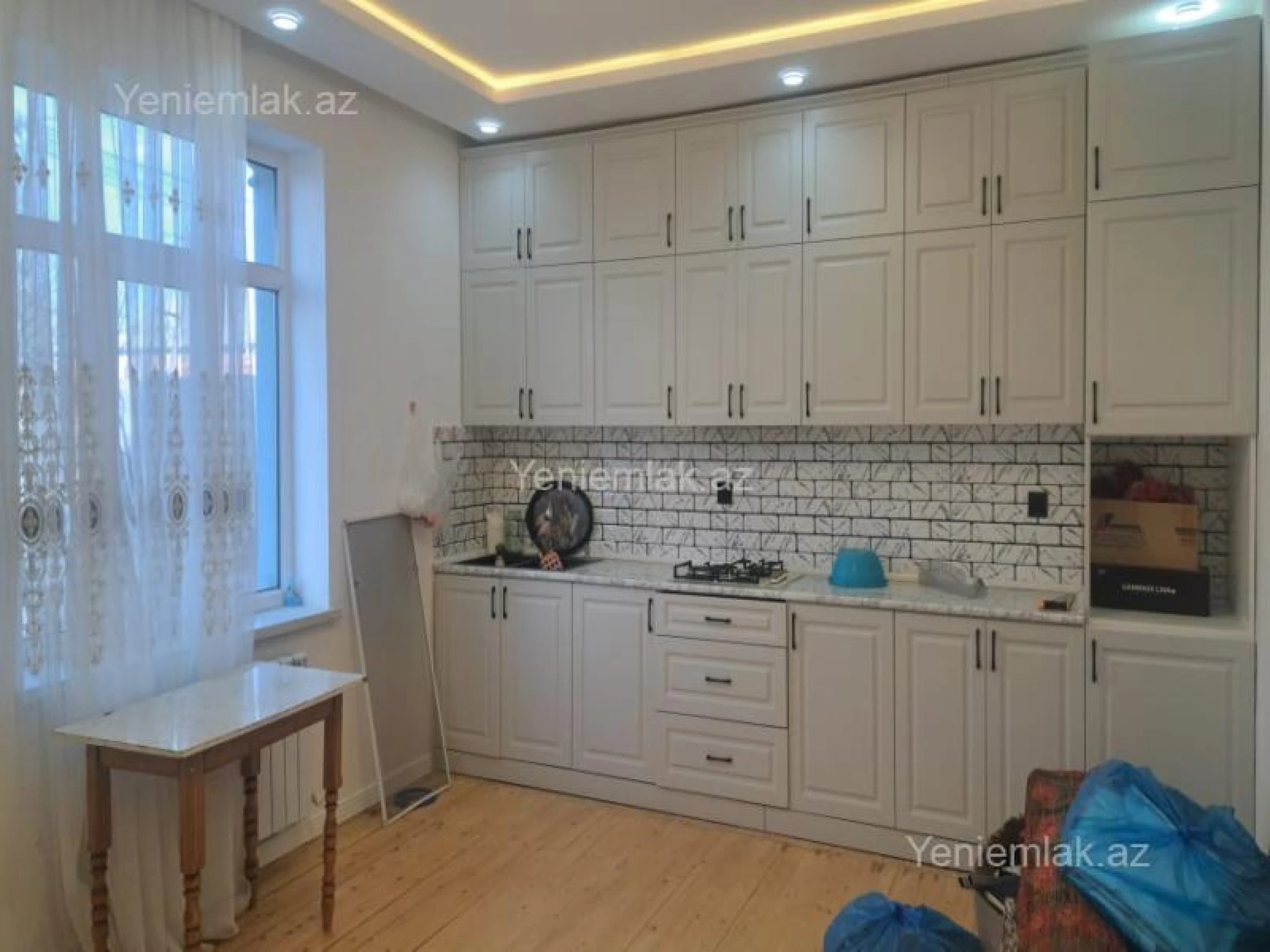 Satılır 4 otaqlı həyət evi 240 m²