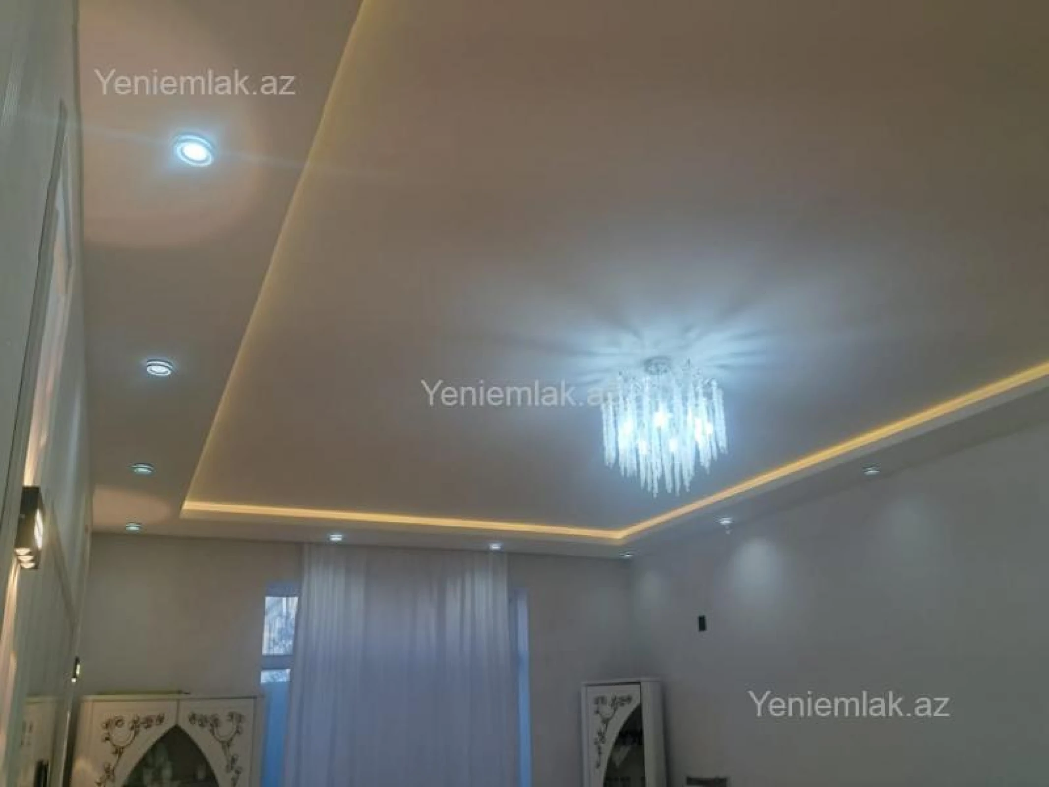 Satılır 4 otaqlı həyət evi 240 m²