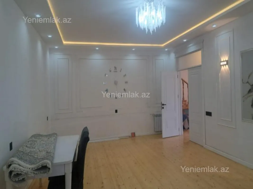 Satılır 4 otaqlı həyət evi 240 m²