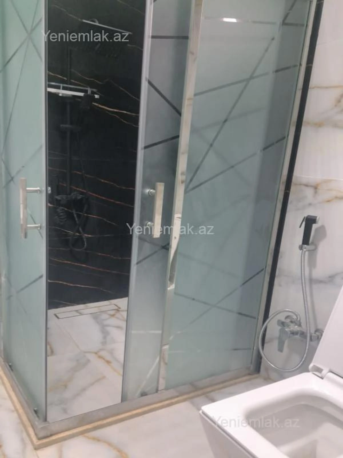 Satılır 4 otaqlı həyət evi 240 m²