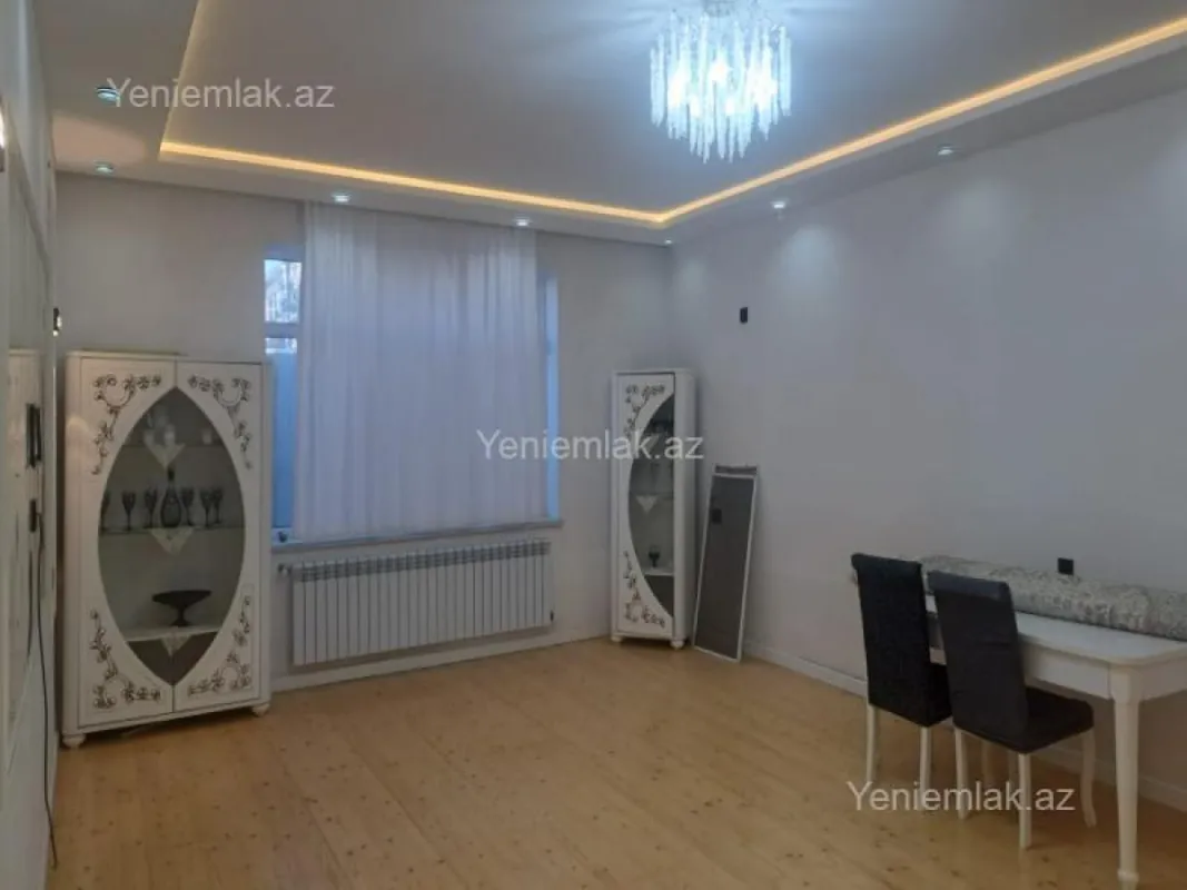 Satılır 4 otaqlı həyət evi 240 m²
