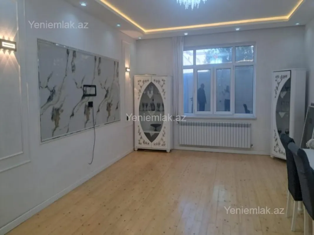 Satılır 4 otaqlı həyət evi 240 m²