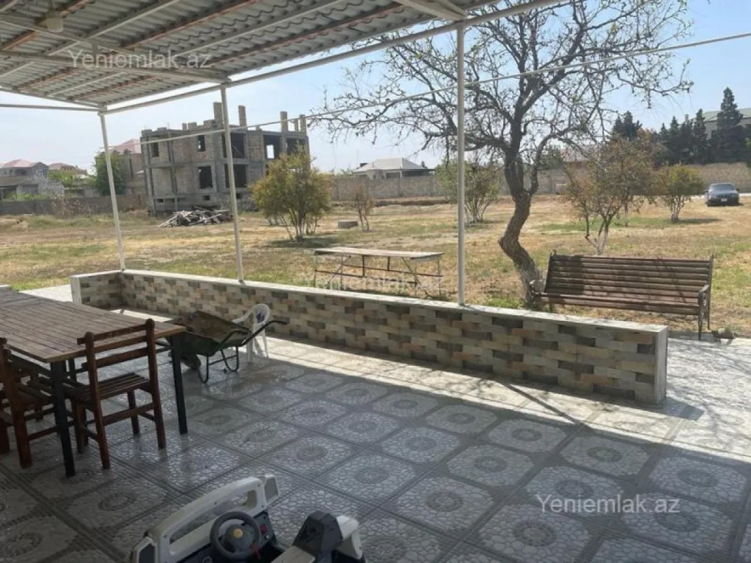 Satılır 10 otaqlı həyət evi 450 m²