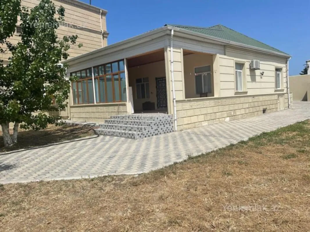Satılır 10 otaqlı həyət evi 450 m²